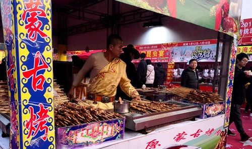 食品安全快检车 上岗 执勤 构筑餐桌食安 过滤网